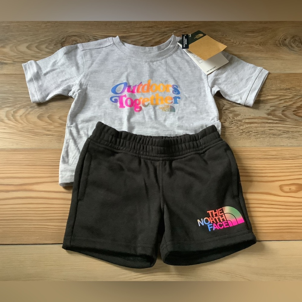 Toddler The North Face shorts set size 3T(NWT)~PRICE IS FIRM~